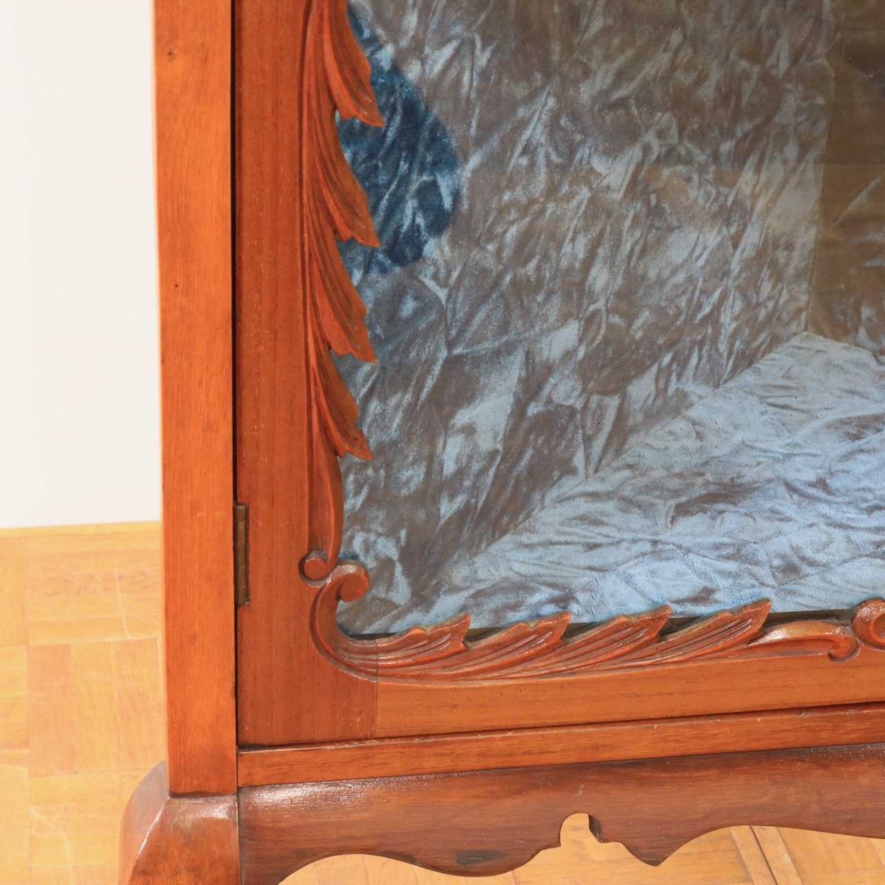 コーナーキャビネット