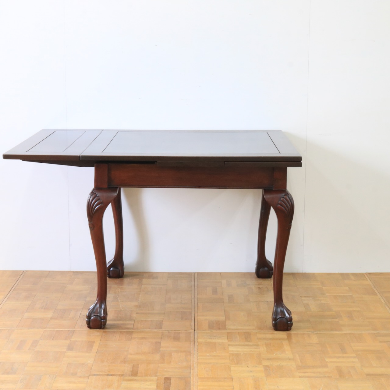 ドローリーフテーブル