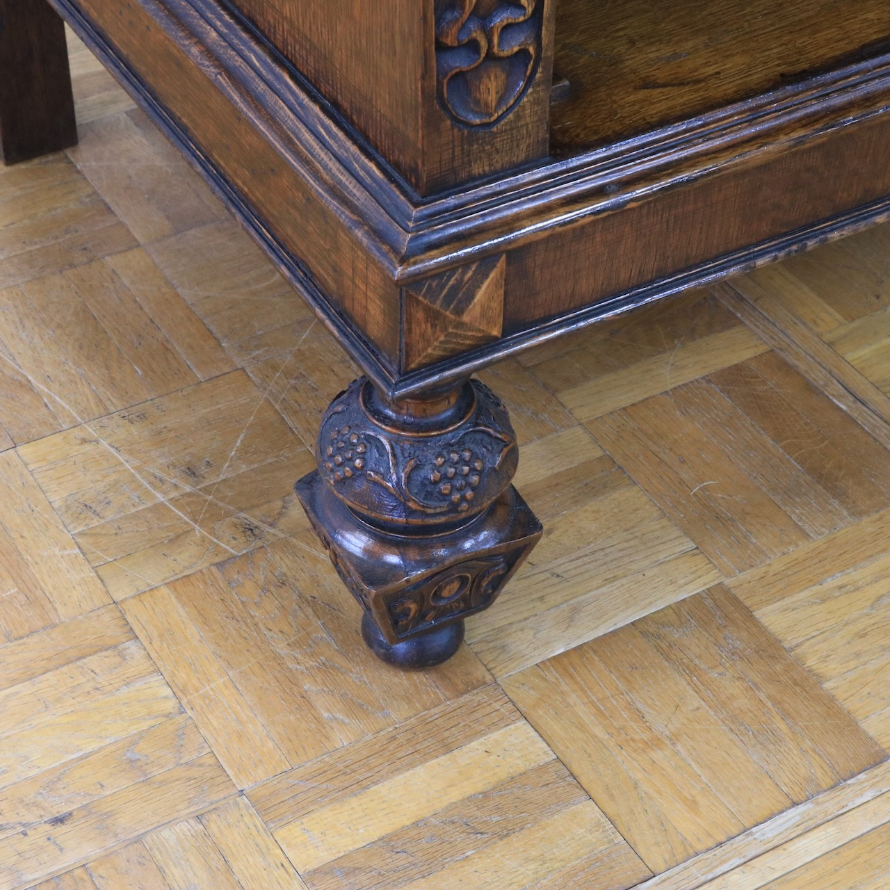 カクテルキャビネット