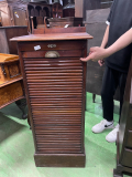 ファイリングキャビネット