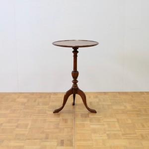 サイドテーブル