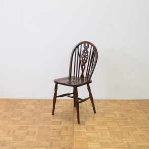 スピンドルチェアー