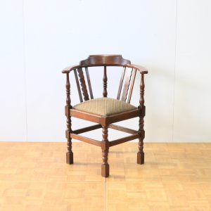 コーナーチェアー