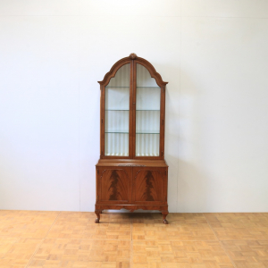 グラスキャビネット