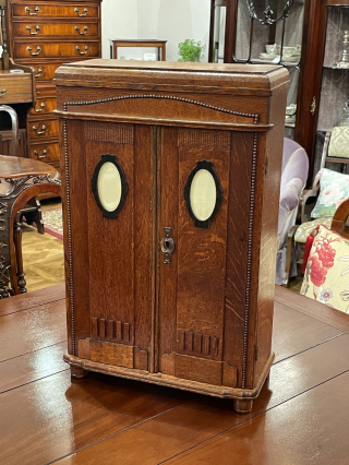 可愛らしい卓上家具