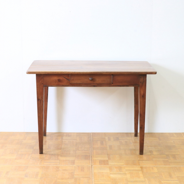 ダイニングテーブル