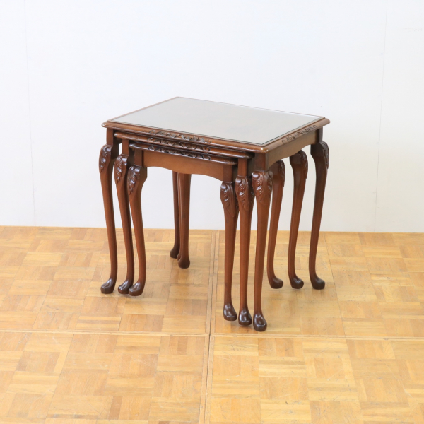 ネストテーブル