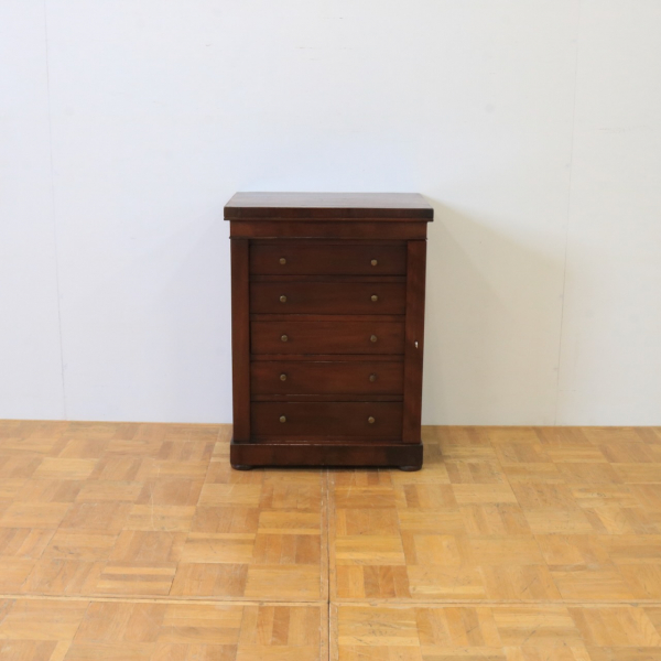 ベッドサイドチェスト