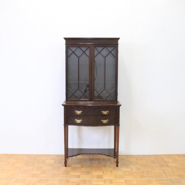 グラスキャビネット