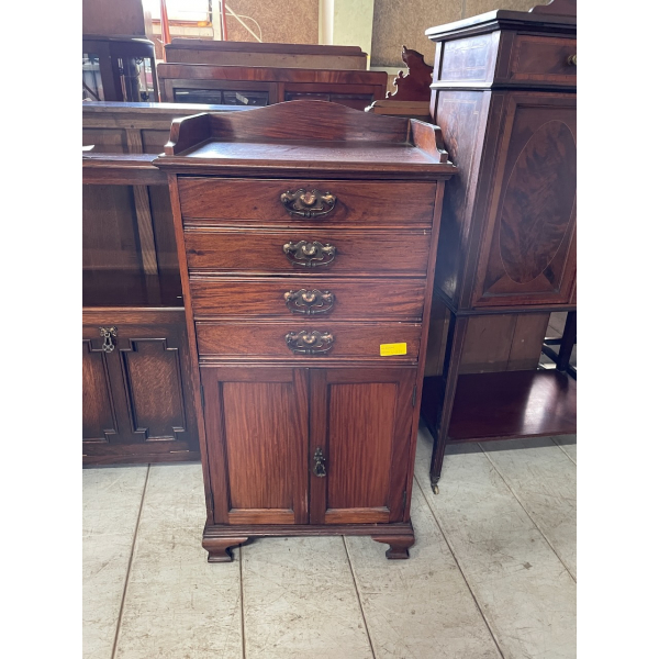 ミュージックキャビネット