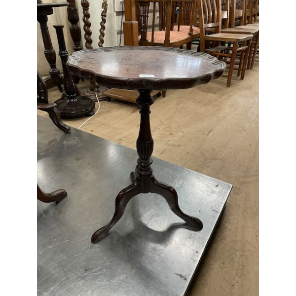 ワインテーブル　