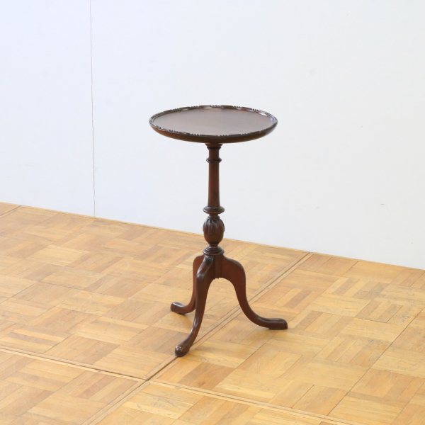 ワインテーブル　