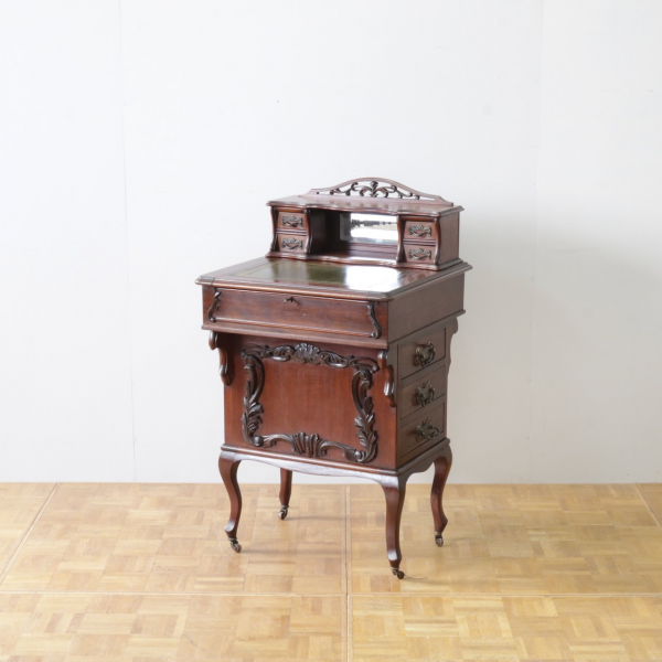 ダヴェンポートデスク