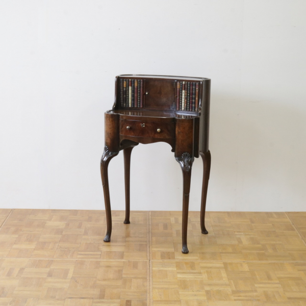 ライティングデスク