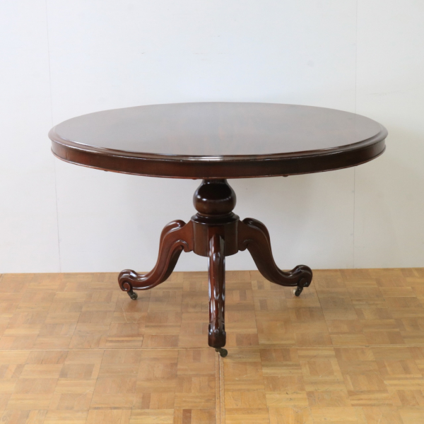 ダイニングテーブル