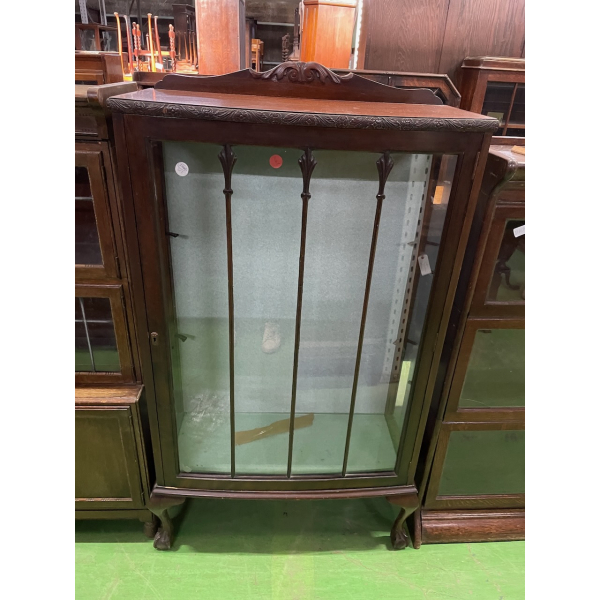 グラスキャビネット