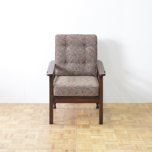 オークアームチェアー