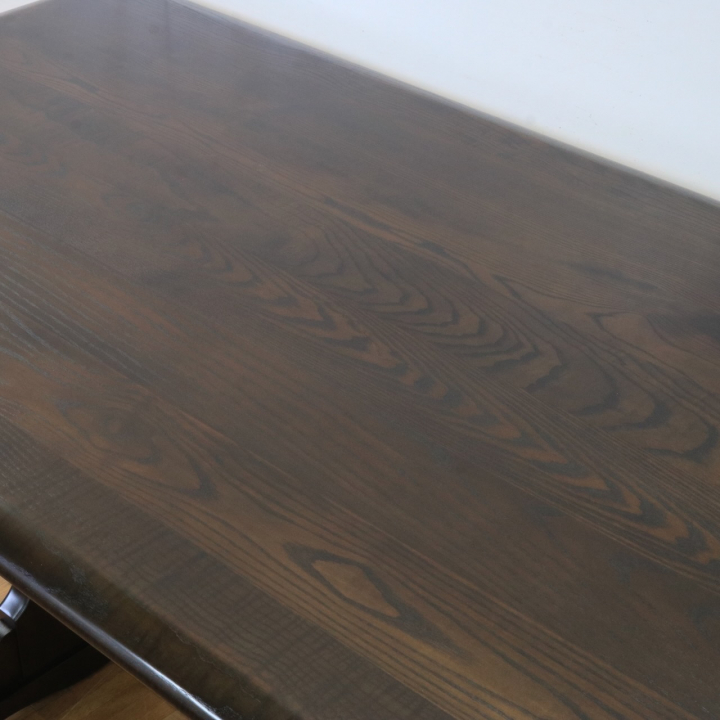 リフェクトリーテーブル