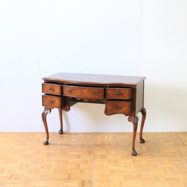 ライティングデスク