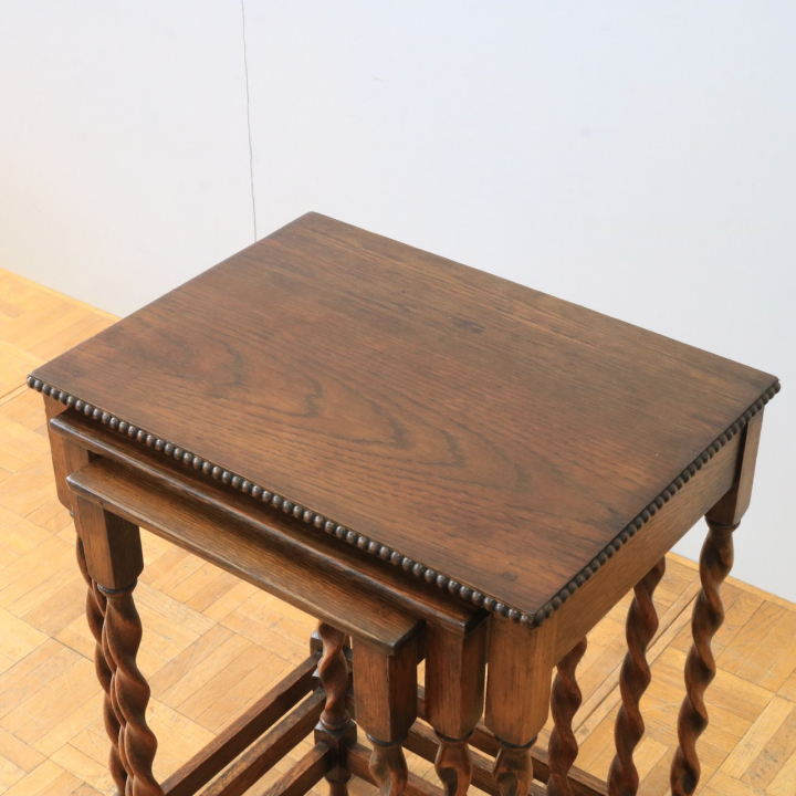 ネストオブテーブルズ