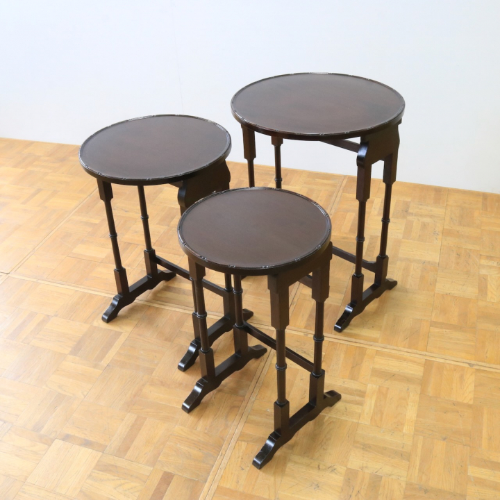 ネストテーブル