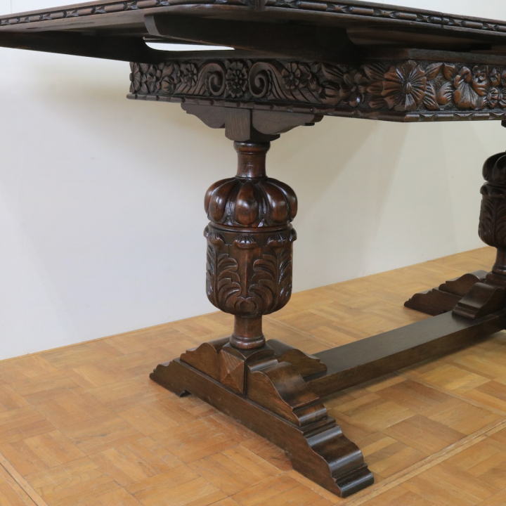 ドローリーフテーブル