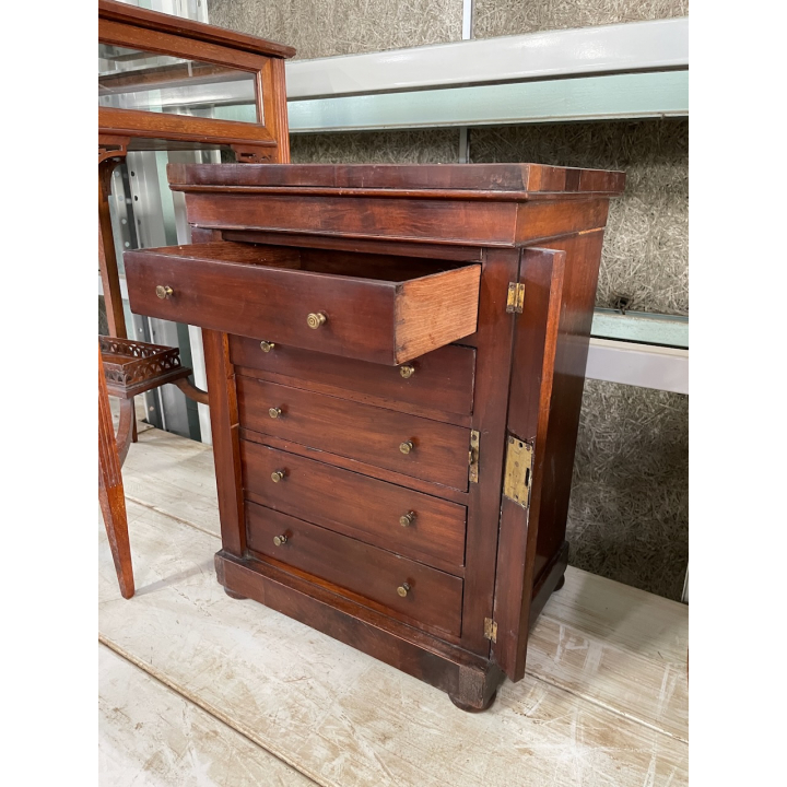 ベッドサイドチェスト