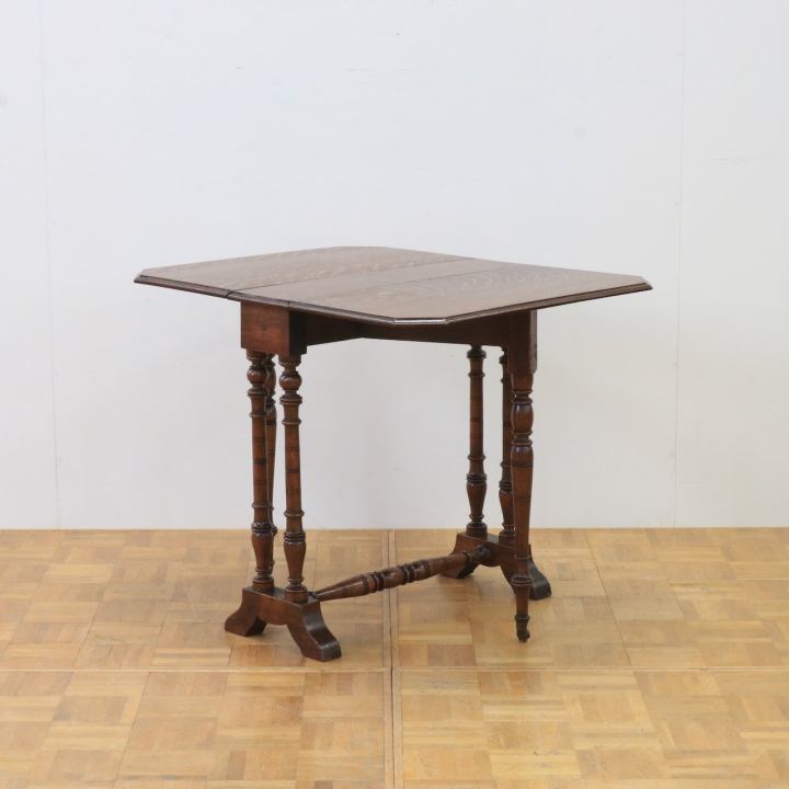 サザーランドテーブル