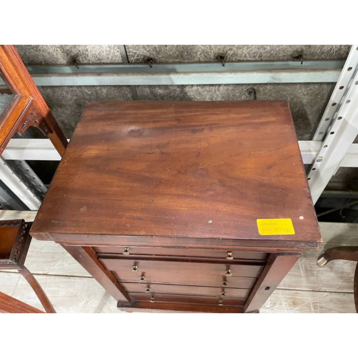 ベッドサイドチェスト