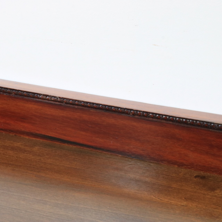 グラスキャビネット