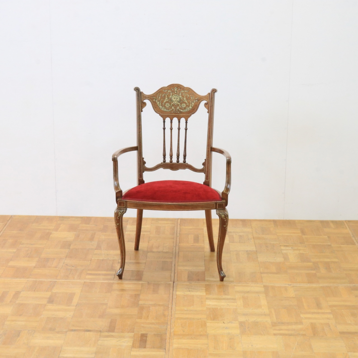 アームチェアー