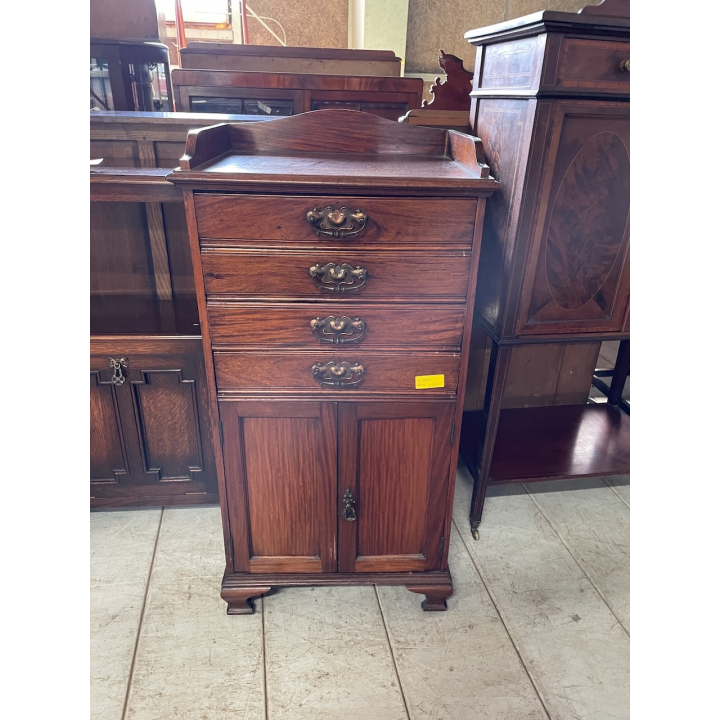 ミュージックキャビネット