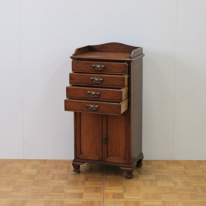 ミュージックキャビネット