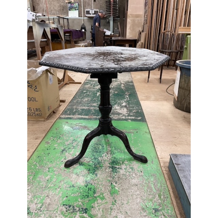 ティルトトップテーブル