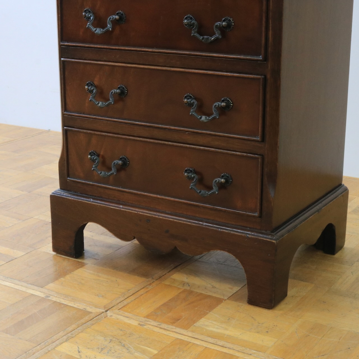 チェストオブドロワーズ