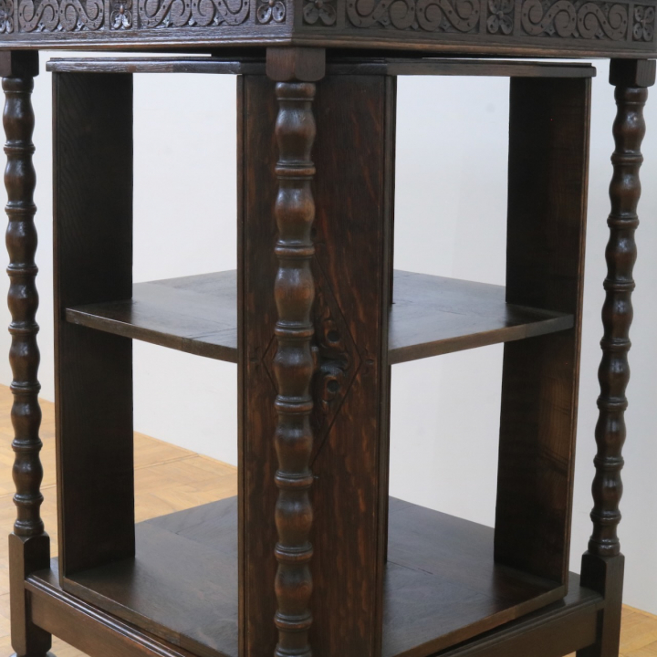 リボルビングブックケース