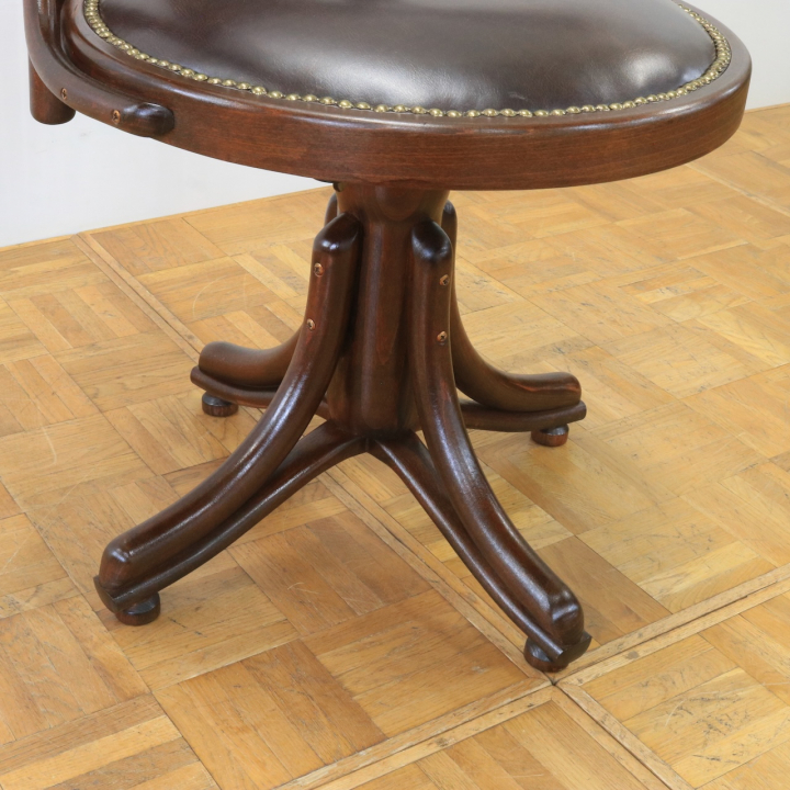 ベントウッドチェアー