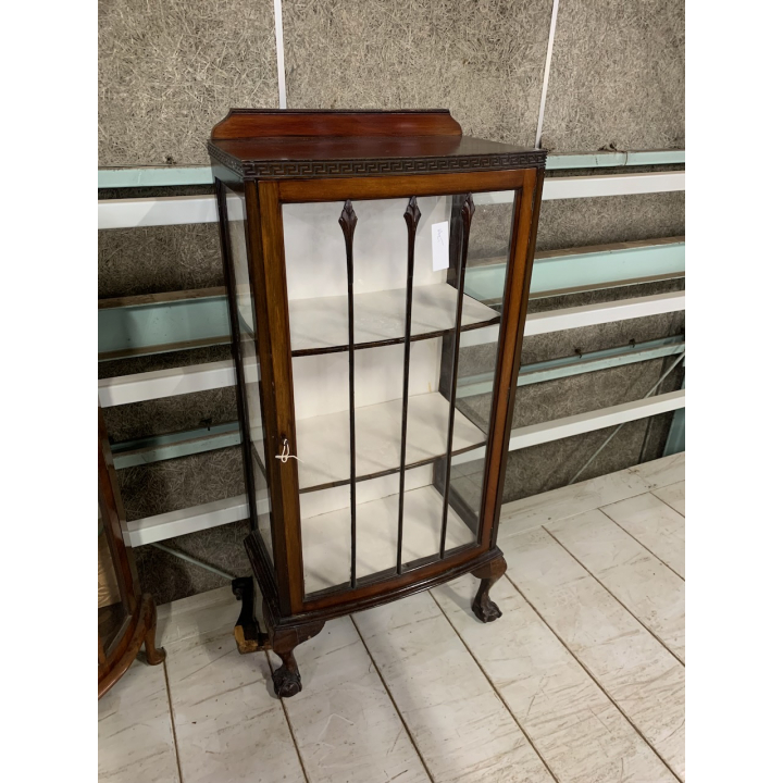 グラスキャビネット