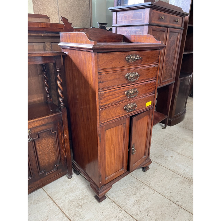 ミュージックキャビネット