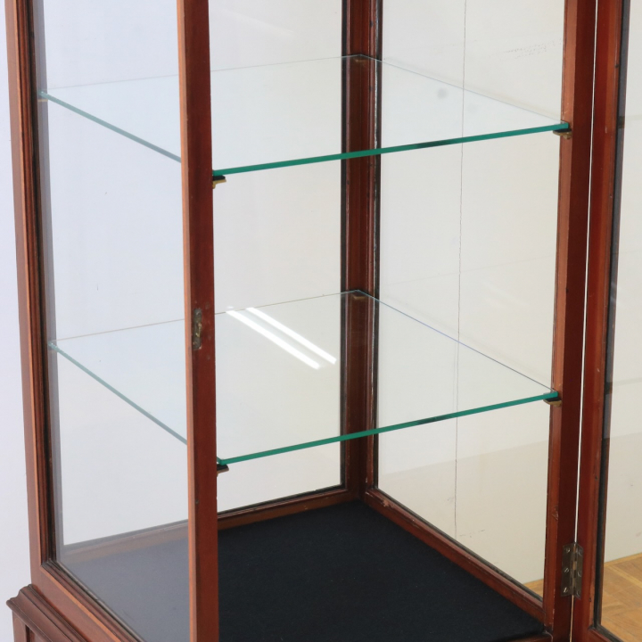 ショップキャビネット