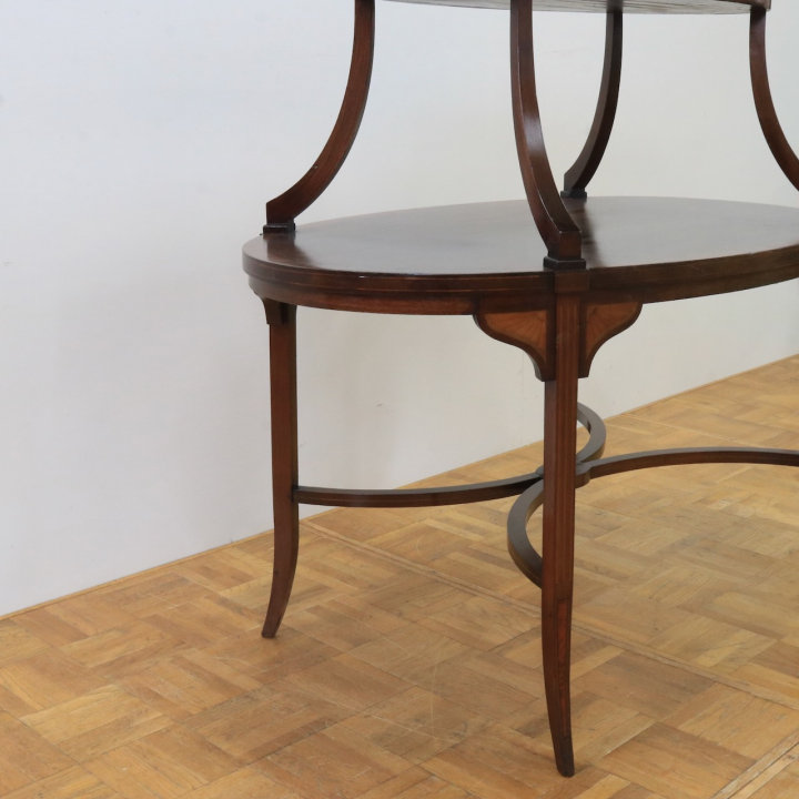 ダムウェイターテーブル