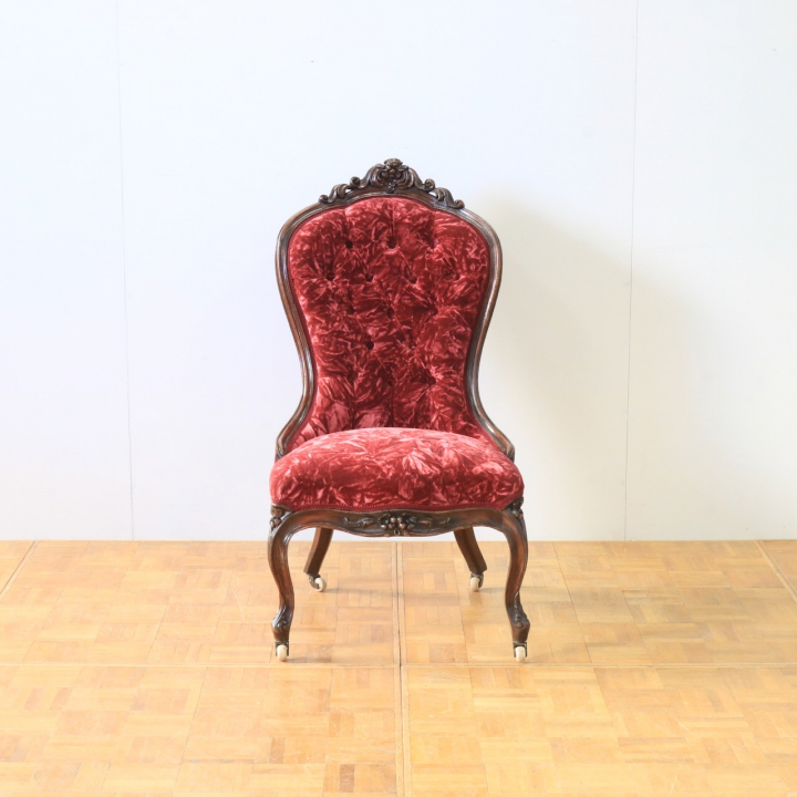 ナーシングチェアー