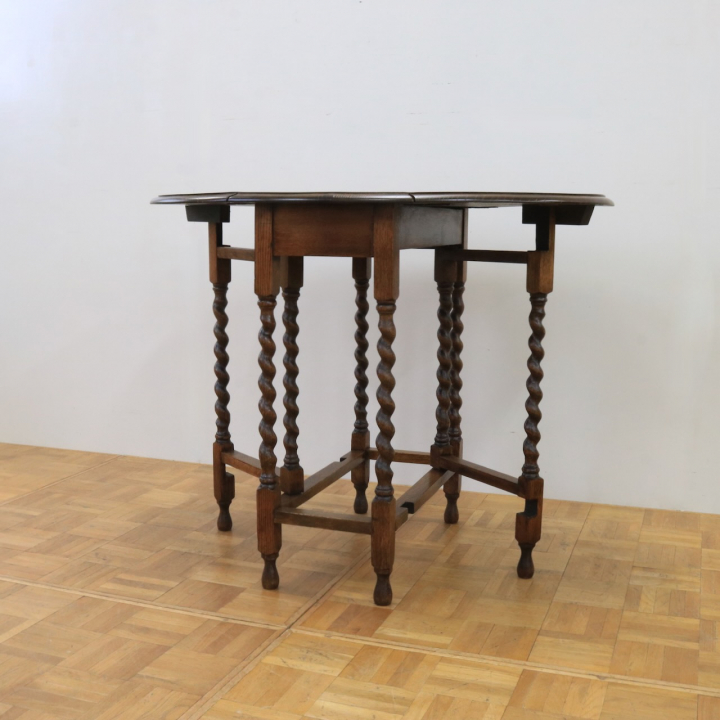 ゲートレッグテーブル