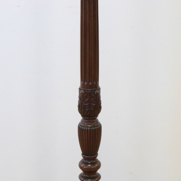 フロアスタンド