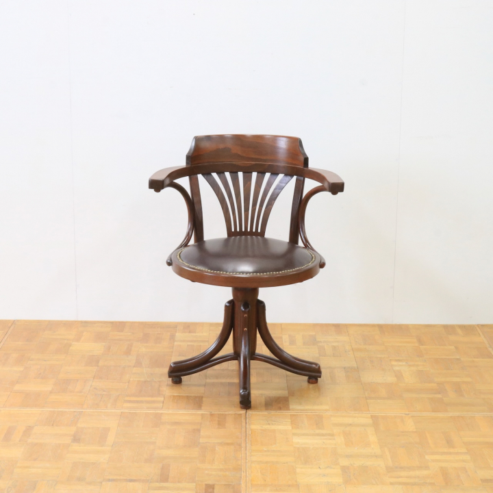 ベントウッドチェアー