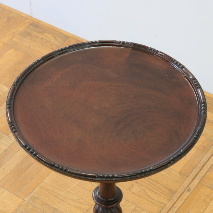 ワインテーブル　