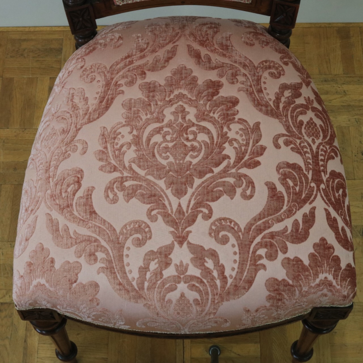 フレンチチェアー