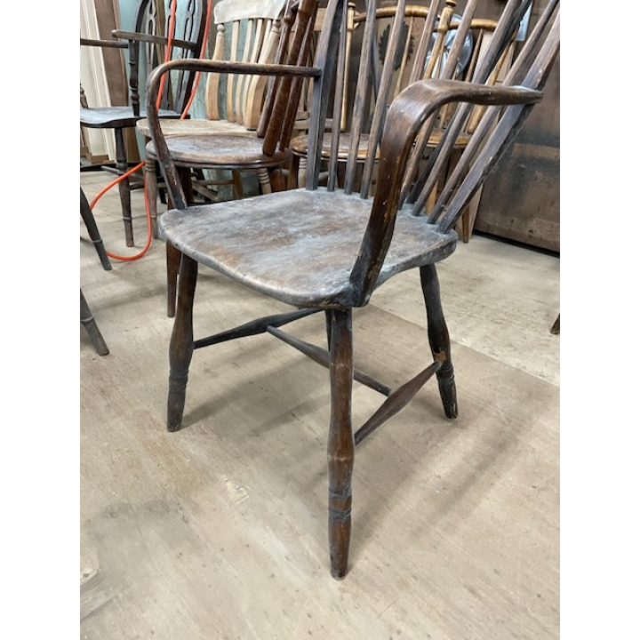 アームチェアー