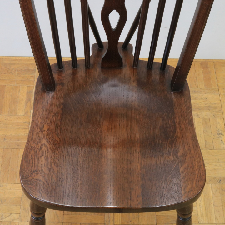  スピンドルチェアー