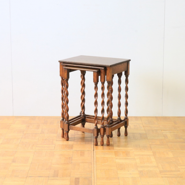 ネストオブテーブルズ